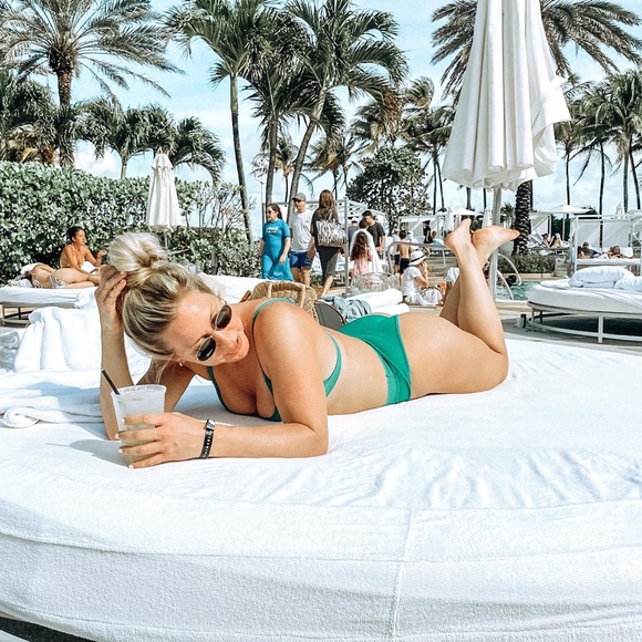 Meet your Posher, Brooke - Picture 3 of 5